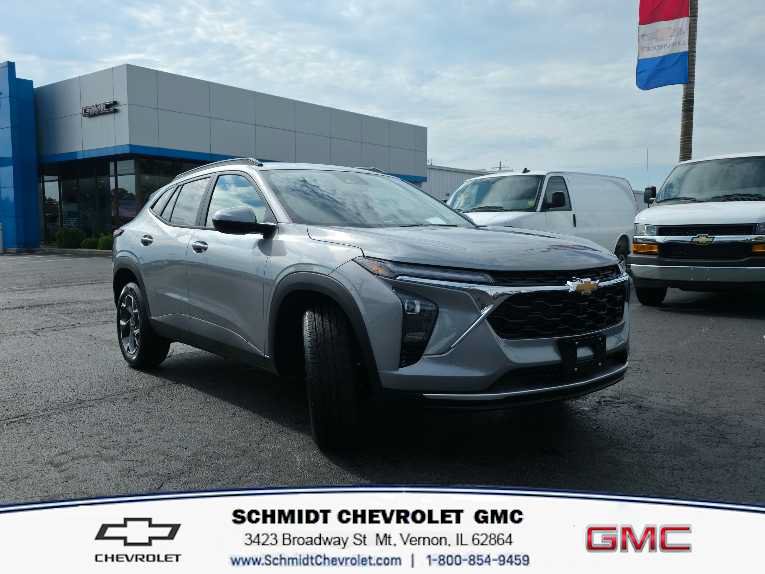 New 2026 Chevrolet Trax LT w/ Driver Confidence Package FWD image 3