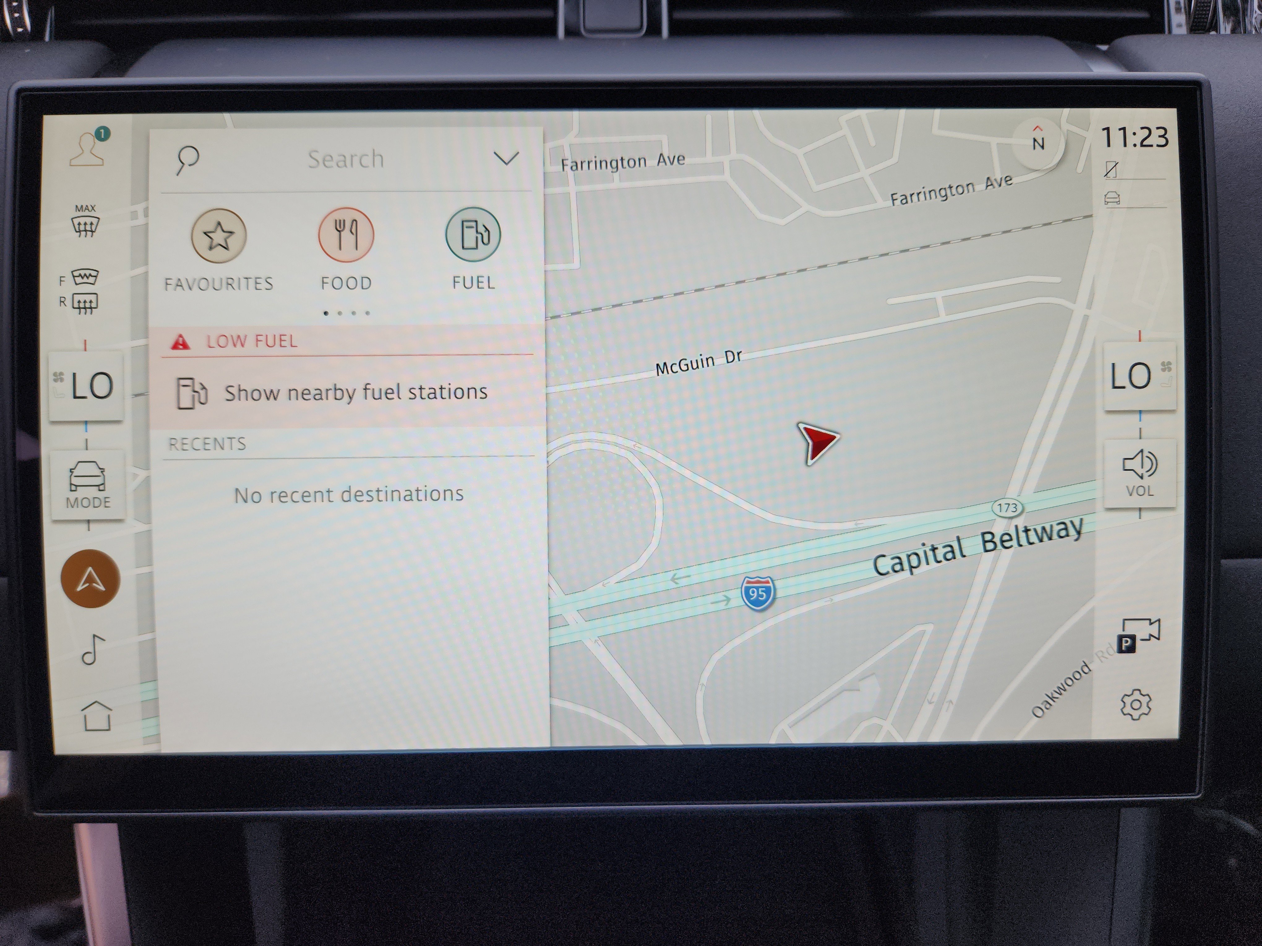 Used 2025 Land Rover Discovery Sport S image 21