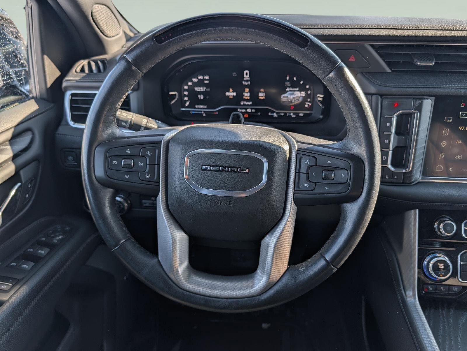 Used 2023 GMC Yukon XL Denali w/ Advanced Technology Package image 13