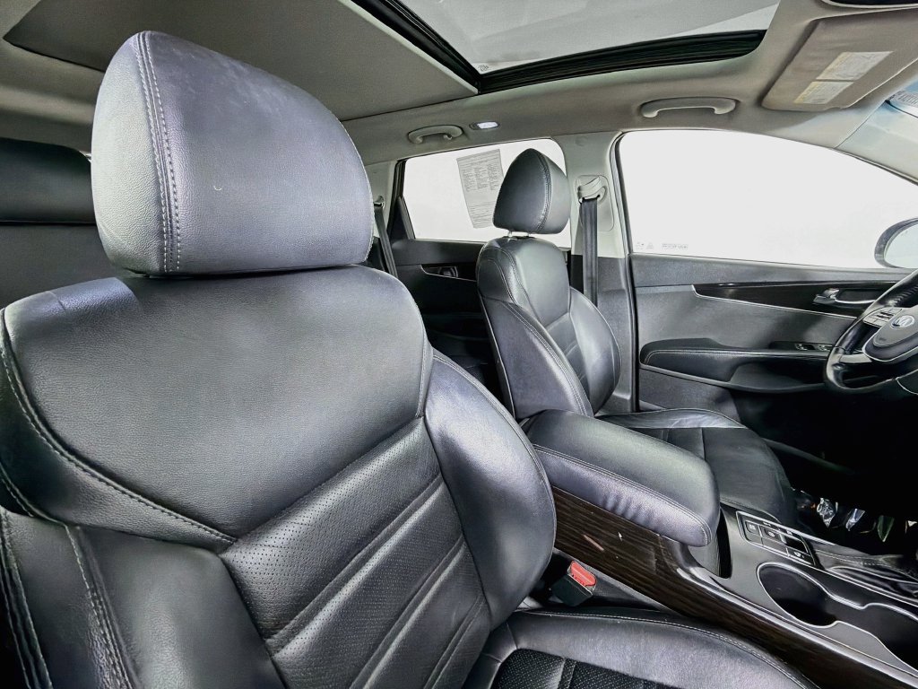 Used 2020 Kia Sorento EX AWD/4WD image 27