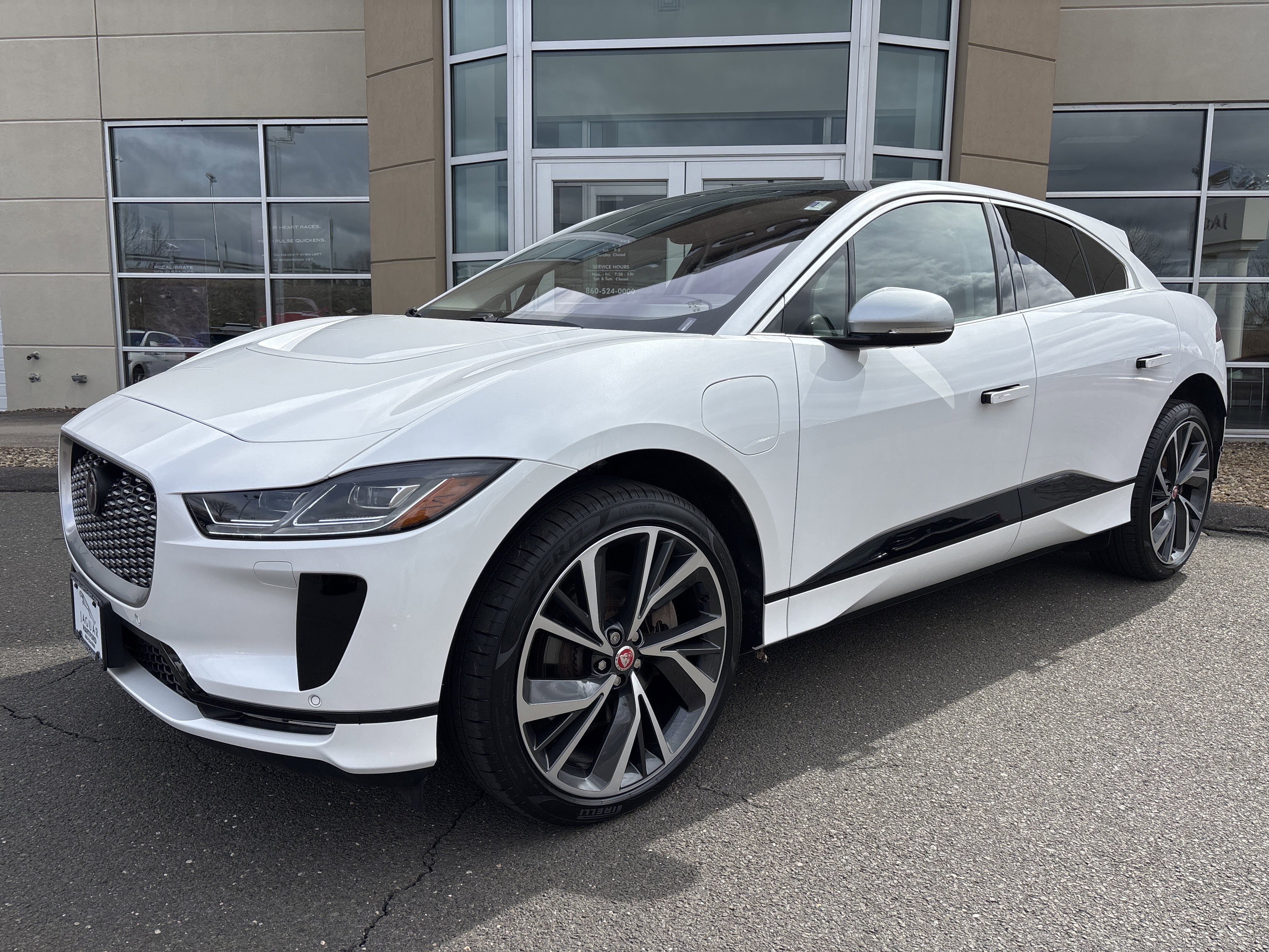 Certified 2023 Jaguar I-PACE HSE image 2