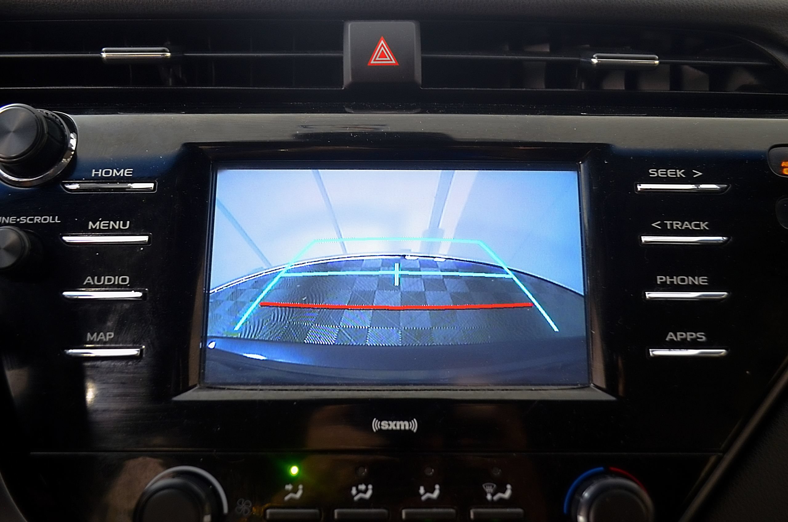 Used 2020 Toyota Camry LE FWD image 29