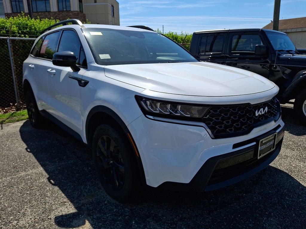 Used 2022 Kia Sorento S AWD/4WD image 3