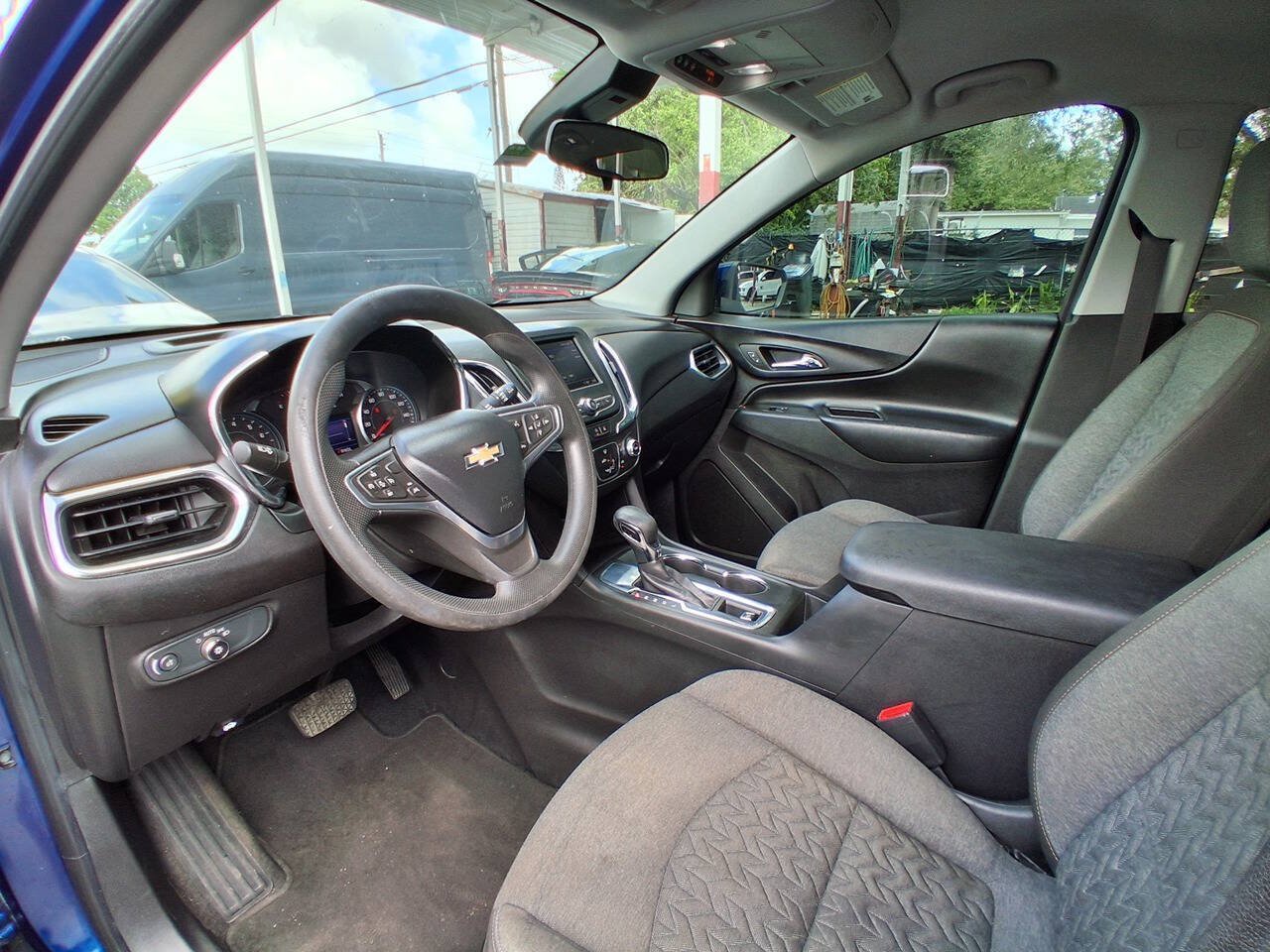 Used 2023 Chevrolet Equinox LT FWD image 9