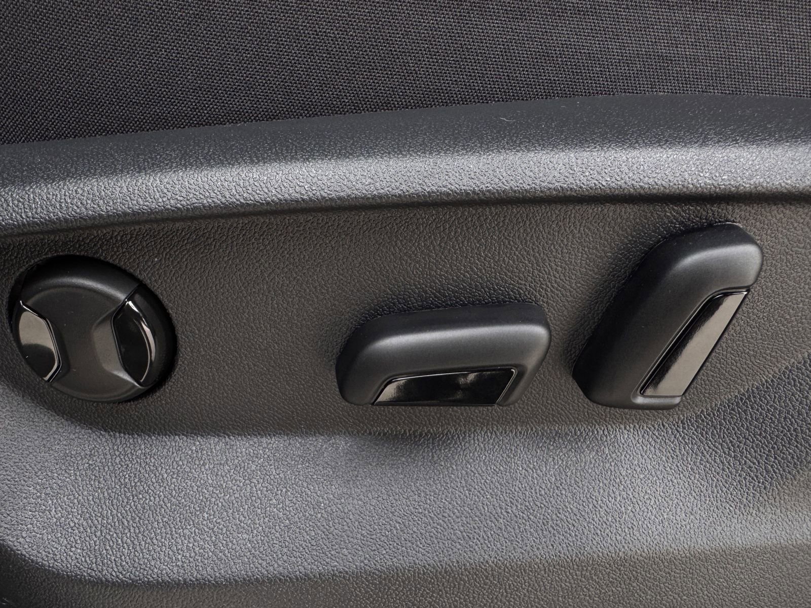 New 2026 Volkswagen Atlas SE image 25