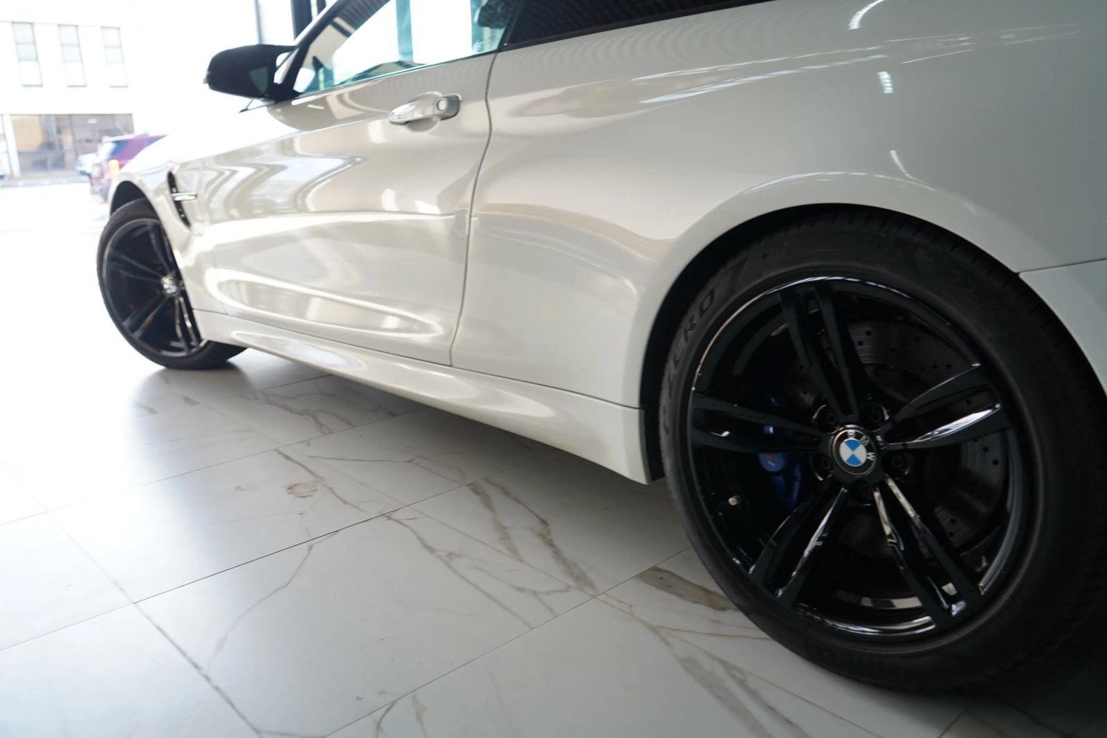 Used 2017 BMW M4 Coupe RWD image 4