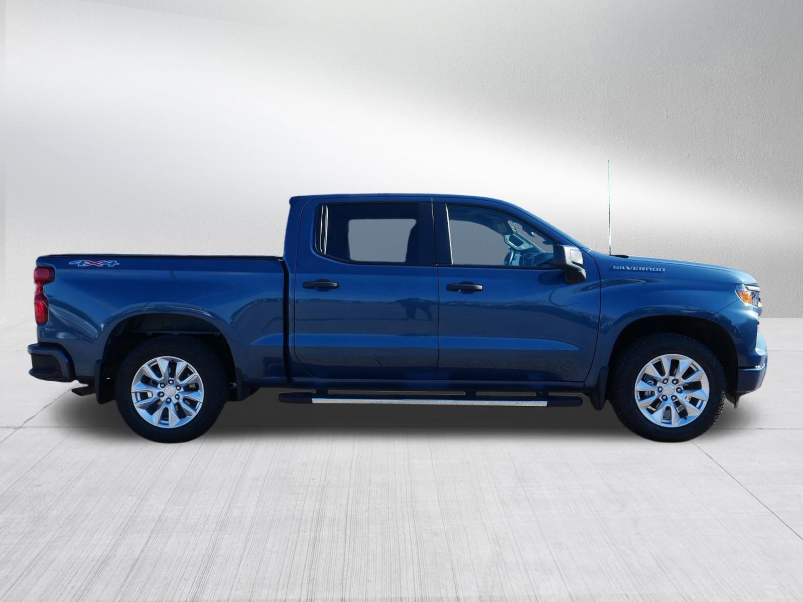 Used 2024 Chevrolet Silverado 1500 Custom image 8