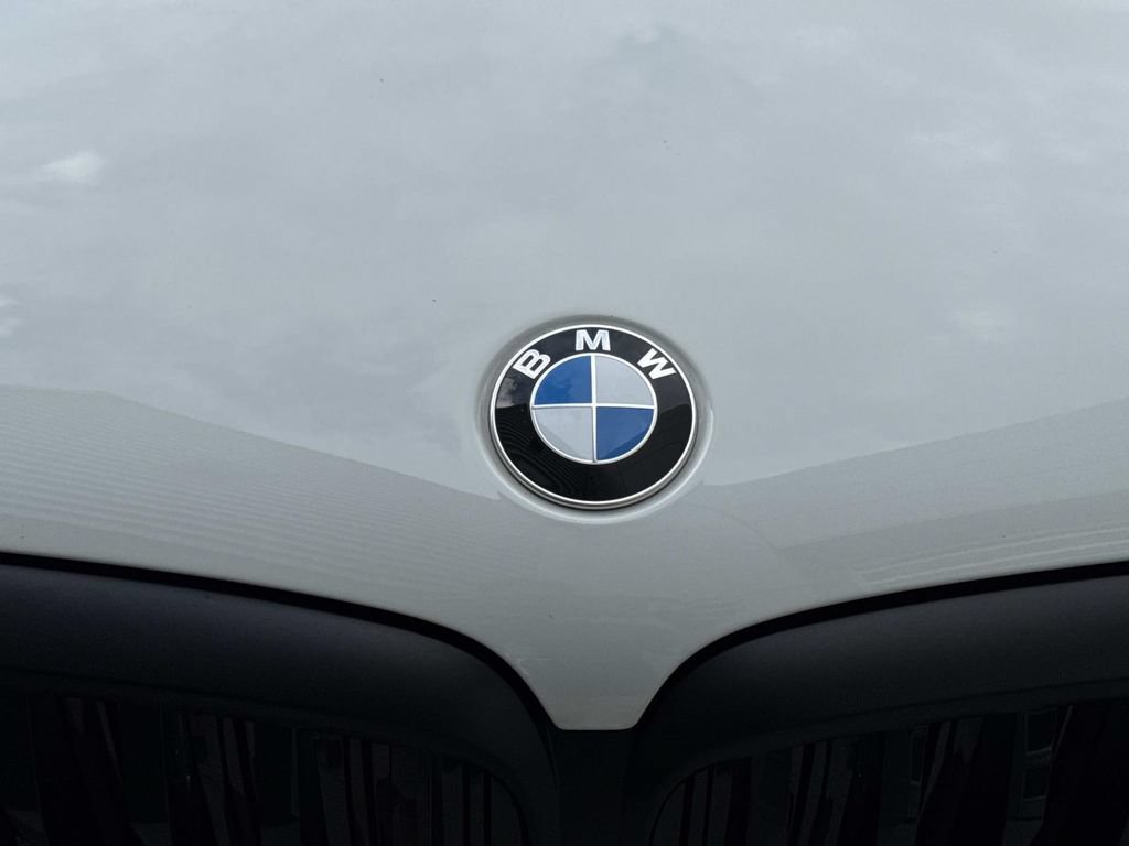 Used 2024 BMW X5 xDrive40i w/ M Sport Package AWD/4WD image 10
