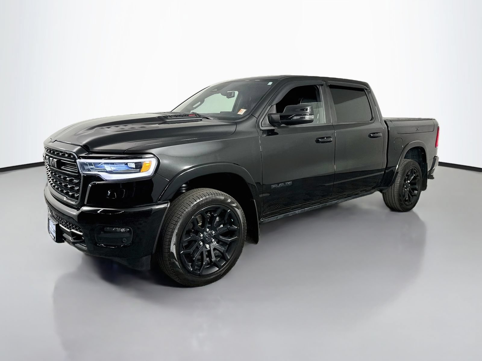 Used 2025 RAM 1500 Limited AWD/4WD image 4