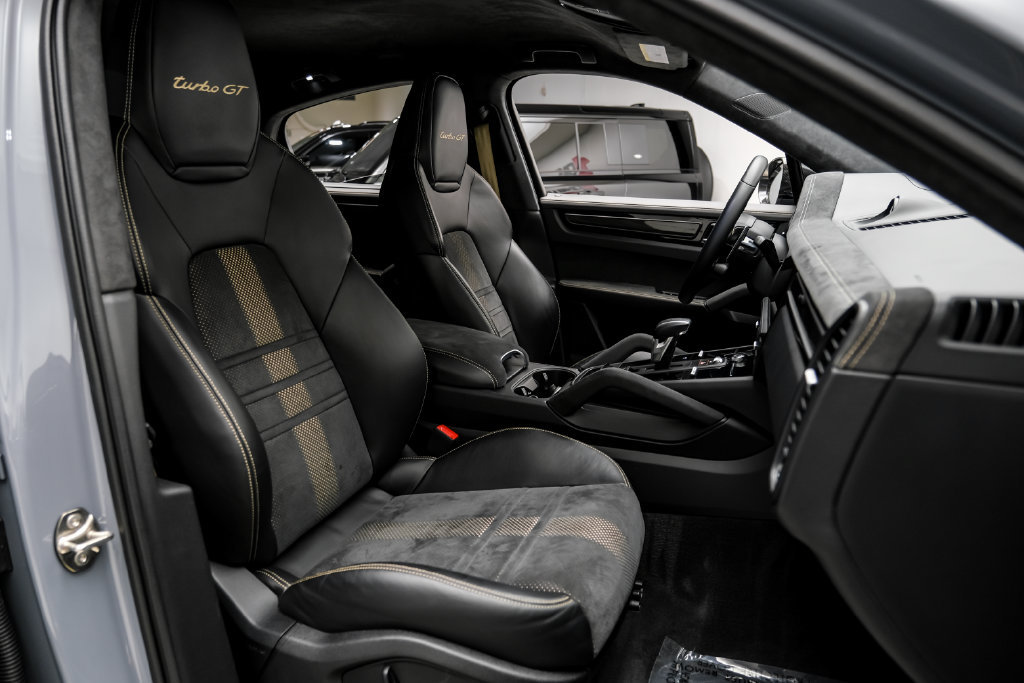 Used 2023 Porsche Cayenne Turbo GT AWD/4WD image 38