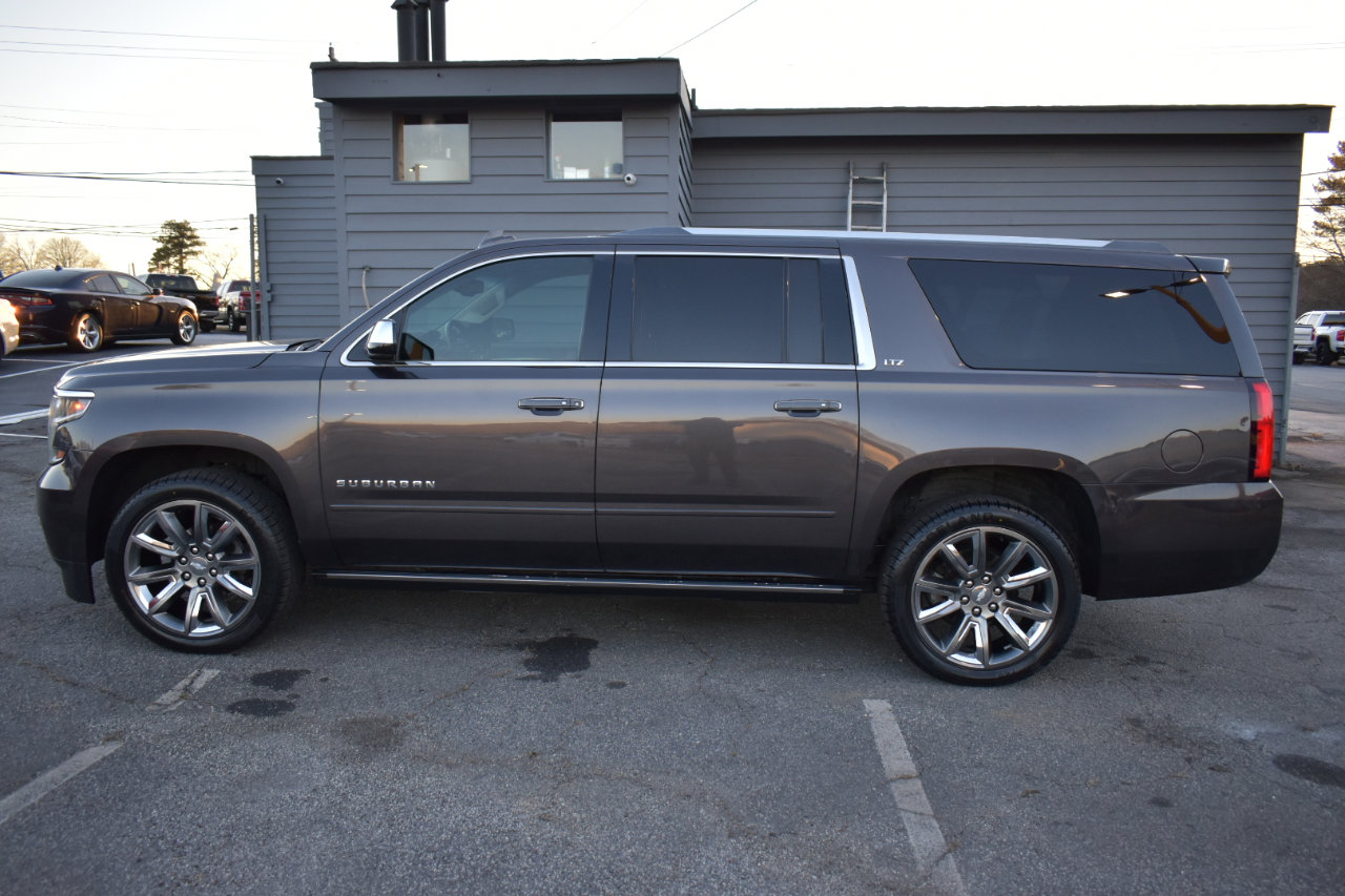 Used 2015 Chevrolet Suburban LTZ image 9