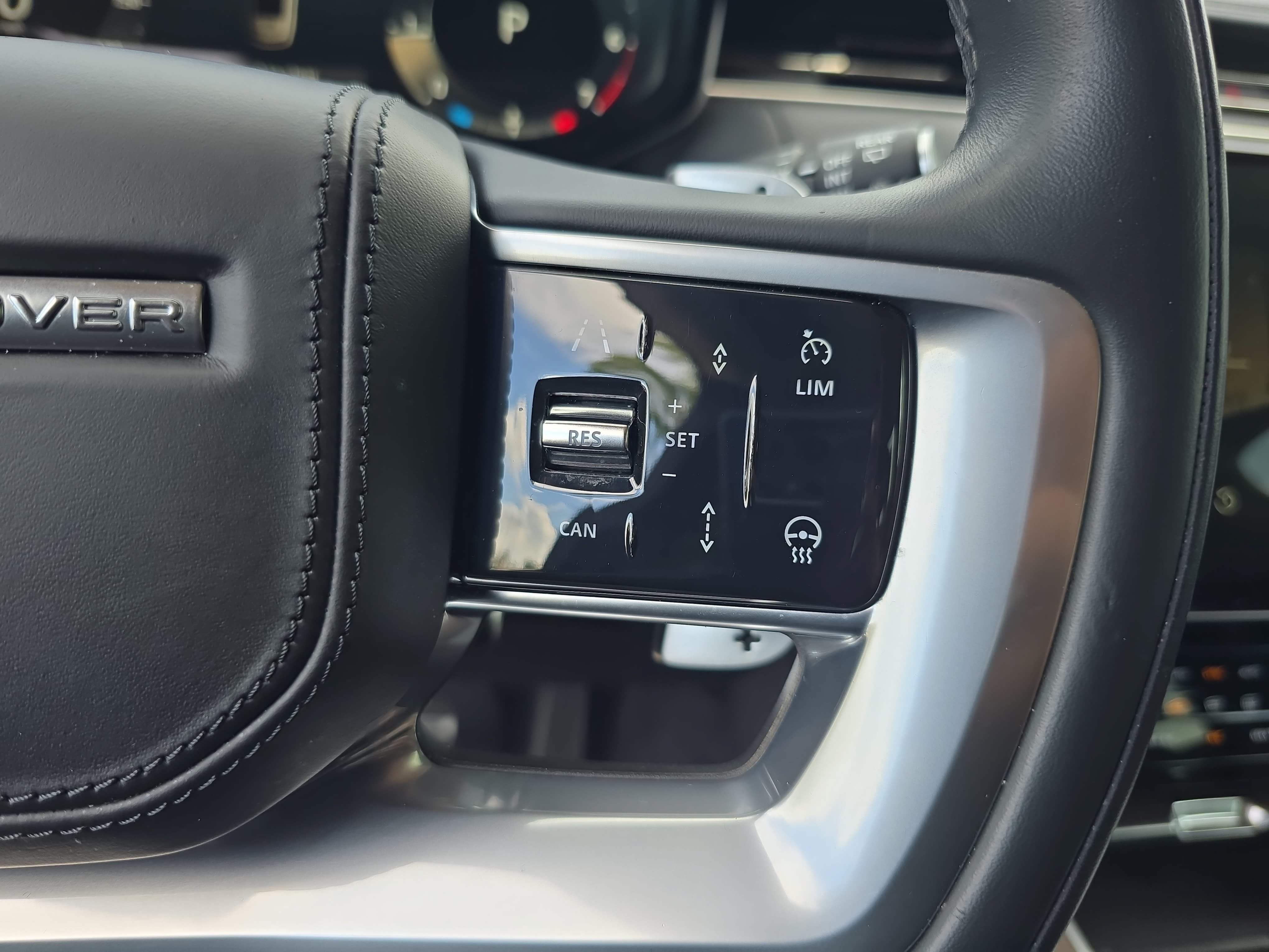 Certified 2023 Land Rover Range Rover SE AWD/4WD image 18