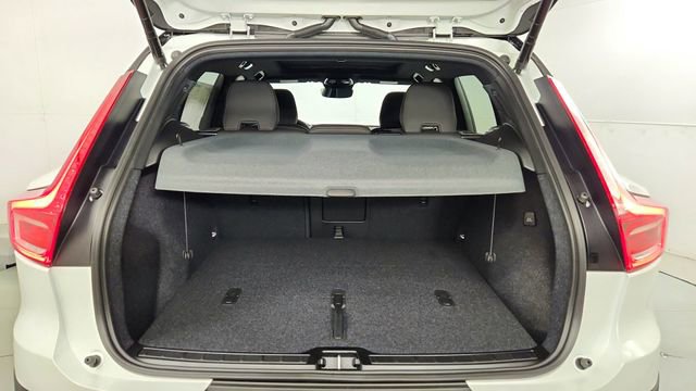 New 2026 Volvo XC40 B5 Ultra w/ Climate Package AWD/4WD image 39