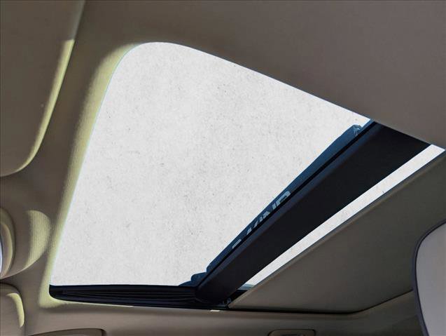 Used 2011 Jeep Grand Cherokee Overland image 15