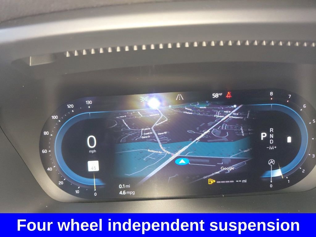 Used 2024 Volvo XC40 B5 Plus image 12