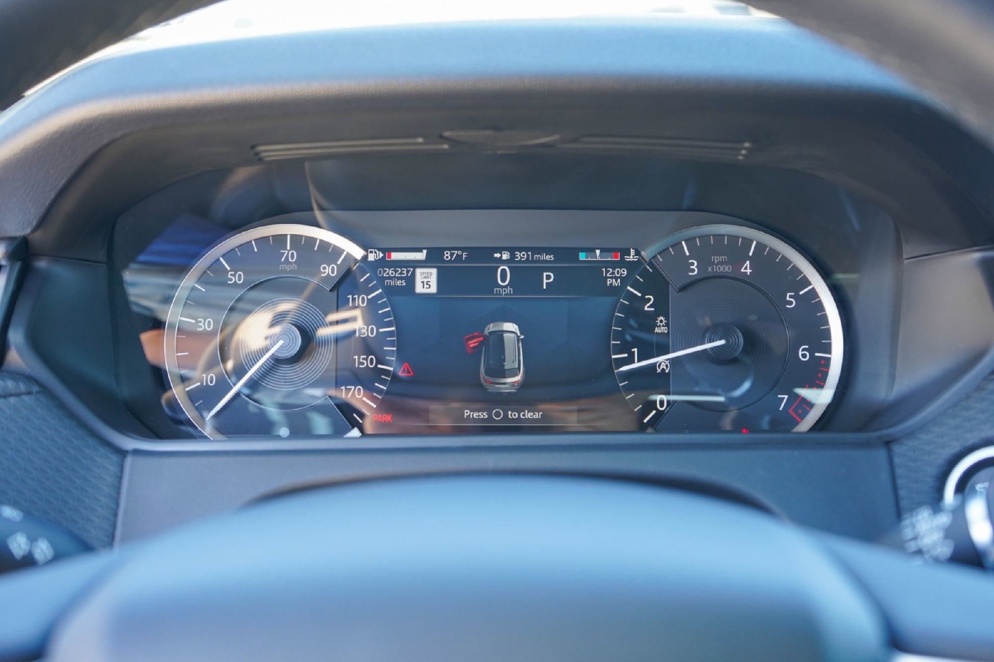 Used 2023 Land Rover Range Rover Velar R-Dynamic S image 13