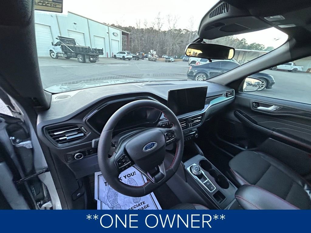 Used 2023 Ford Escape ST-Line Select w/ Tech Pack #2 image 2