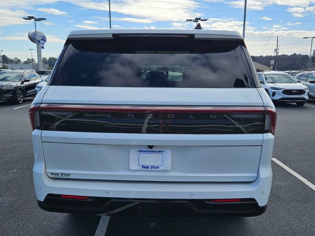 New 2025 Lincoln Navigator Reserve w/ Jet Appearance Package AWD/4WD image 6