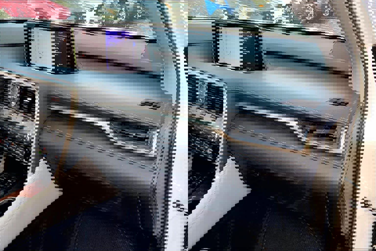 Used 2019 Lexus RX 350L w/ Premium Package image 18