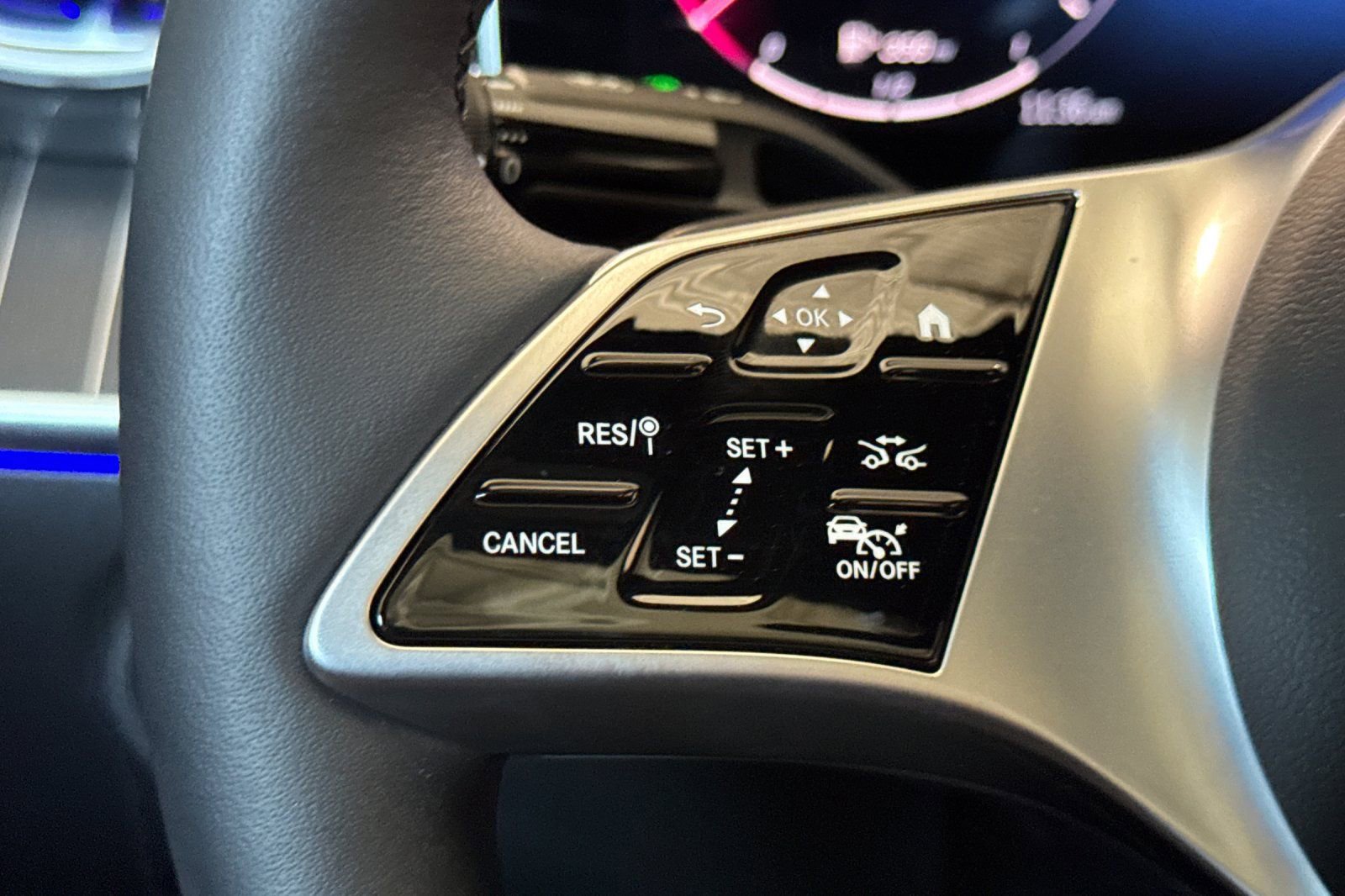 New 2025 Mercedes-Benz C 300 4MATIC Sedan image 29