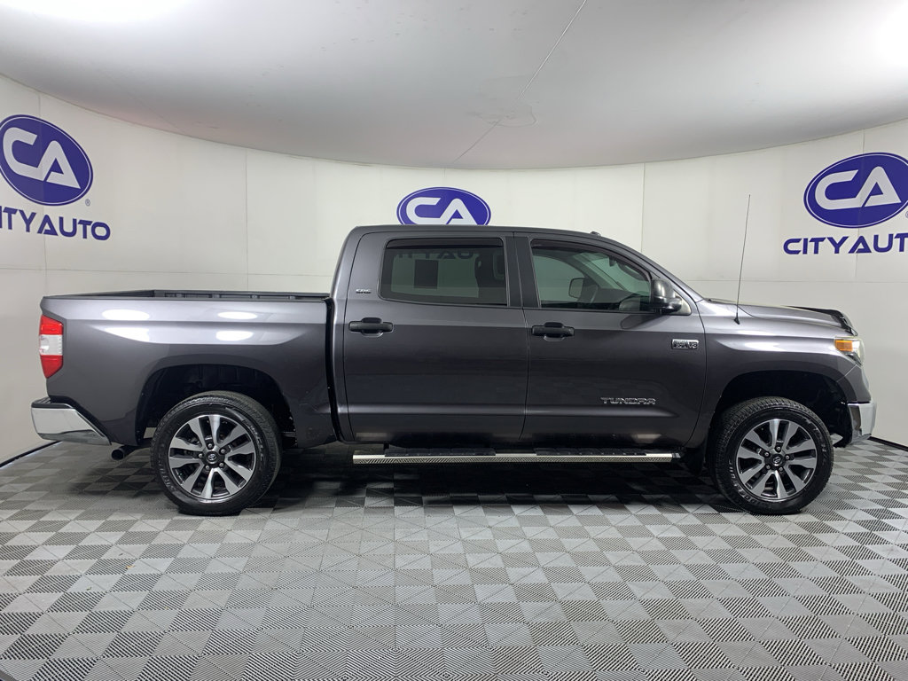 Used 2018 Toyota Tundra SR5 w/ SR5 Upgrade Package AWD/4WD image 2