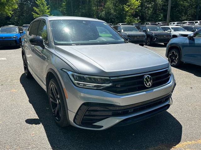 Used 2023 Volkswagen Tiguan SE R-Line image 3