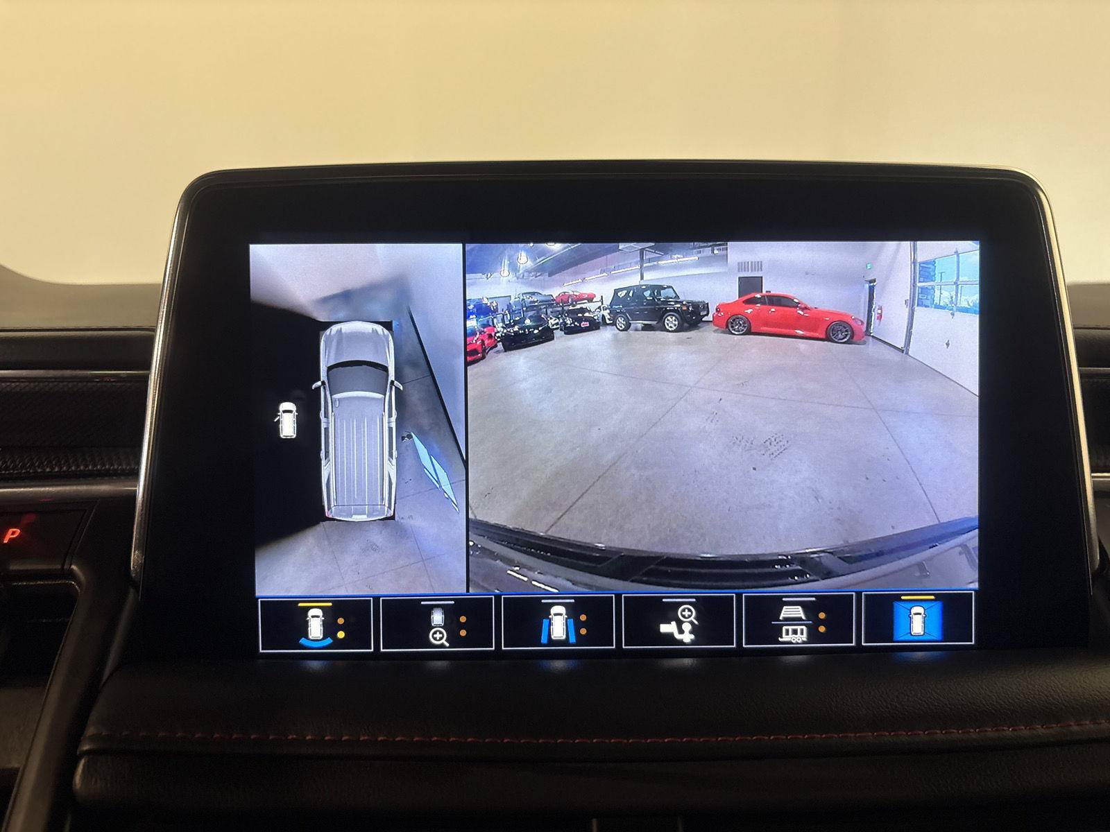 Used 2021 Chevrolet Suburban RST w/ Luxury Package AWD/4WD image 32