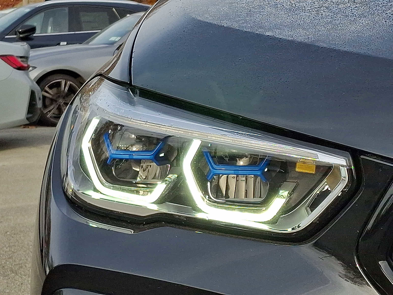 Used 2023 BMW X6 M50i w/ Executive Package image 9