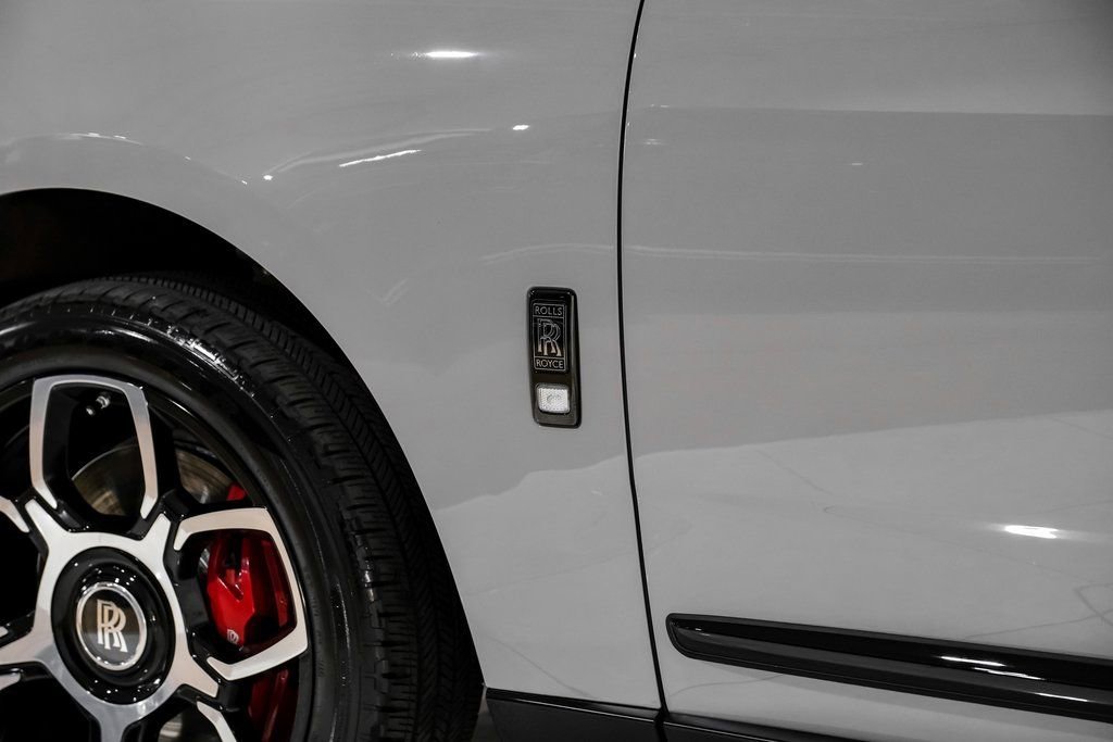 Used 2023 Rolls-Royce Cullinan Black Badge w/ Driver's Package image 65