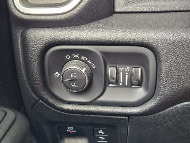 Used 2025 RAM 1500 Lone Star RWD image 30