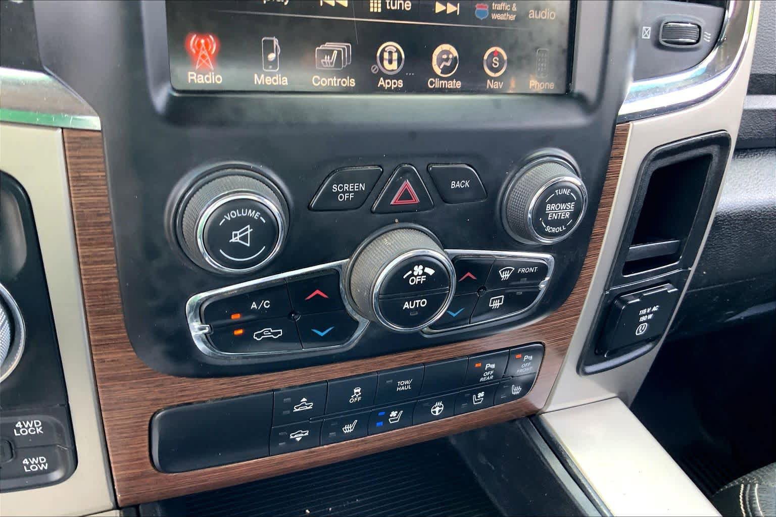 Used 2015 RAM 1500 Laramie w/ Convenience Group AWD/4WD image 31