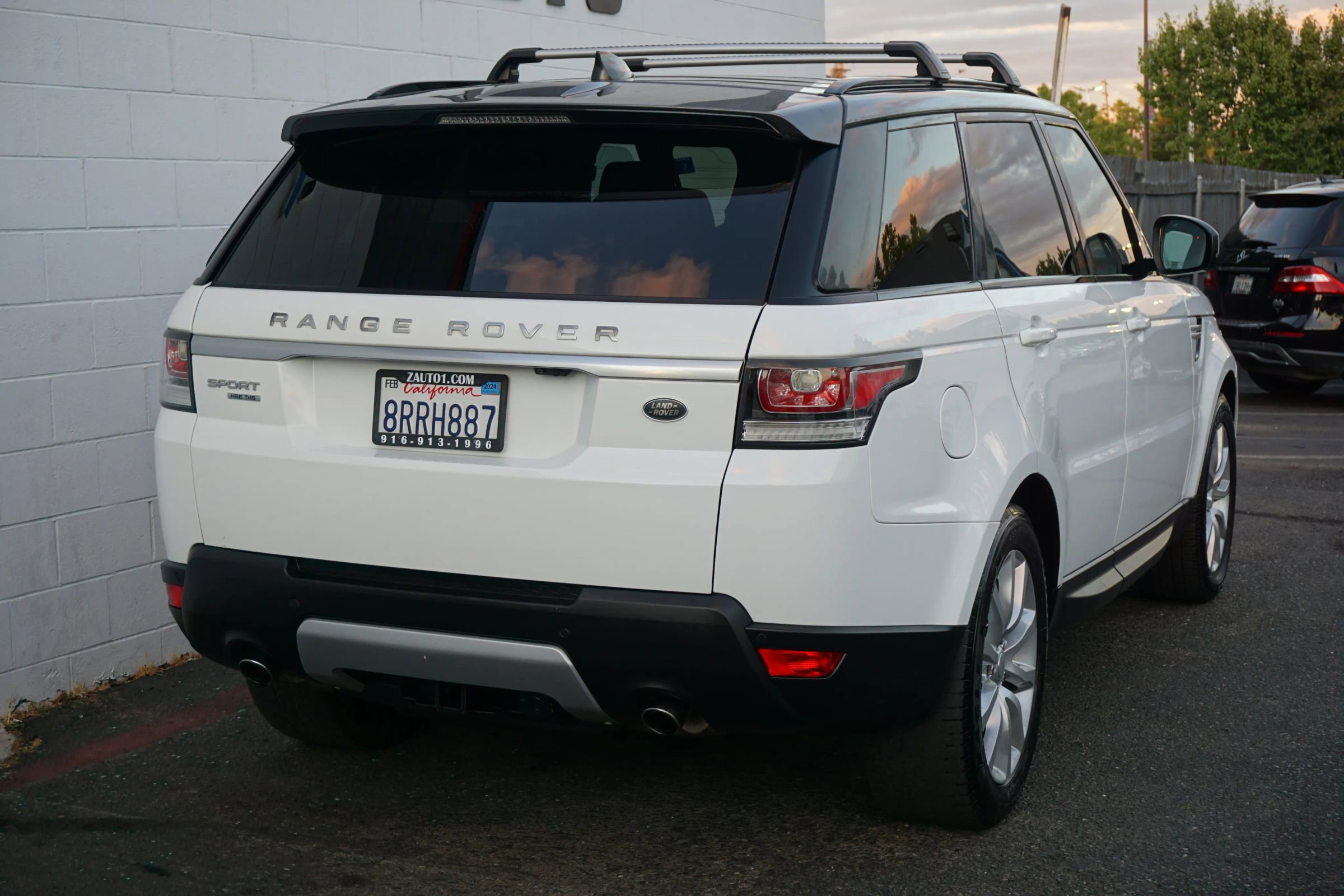 Used 2017 Land Rover Range Rover Sport HSE image 7