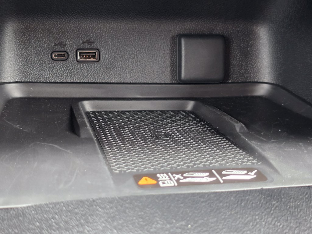 Used 2026 Chevrolet Traverse LT FWD image 37