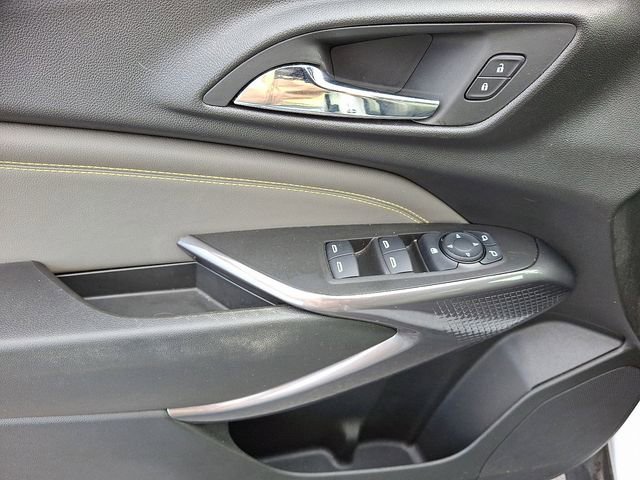 Used 2025 Chevrolet Trax ACTIV w/ Driver Confidence Package image 15