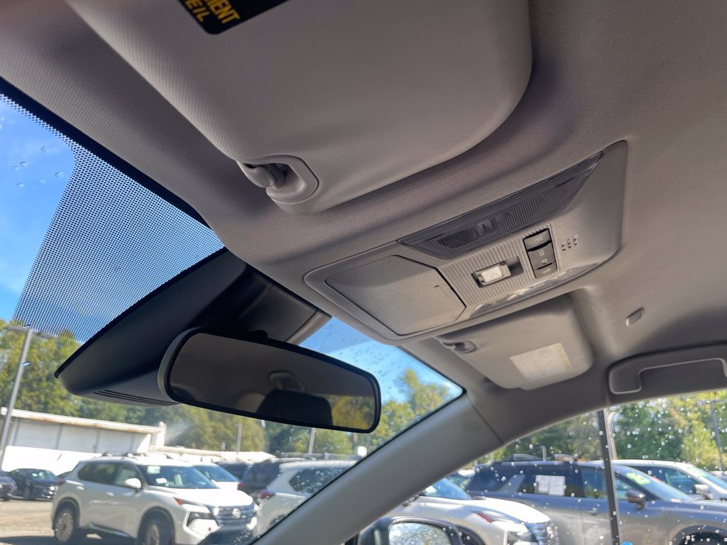 Used 2025 Toyota RAV4 LE AWD/4WD image 23