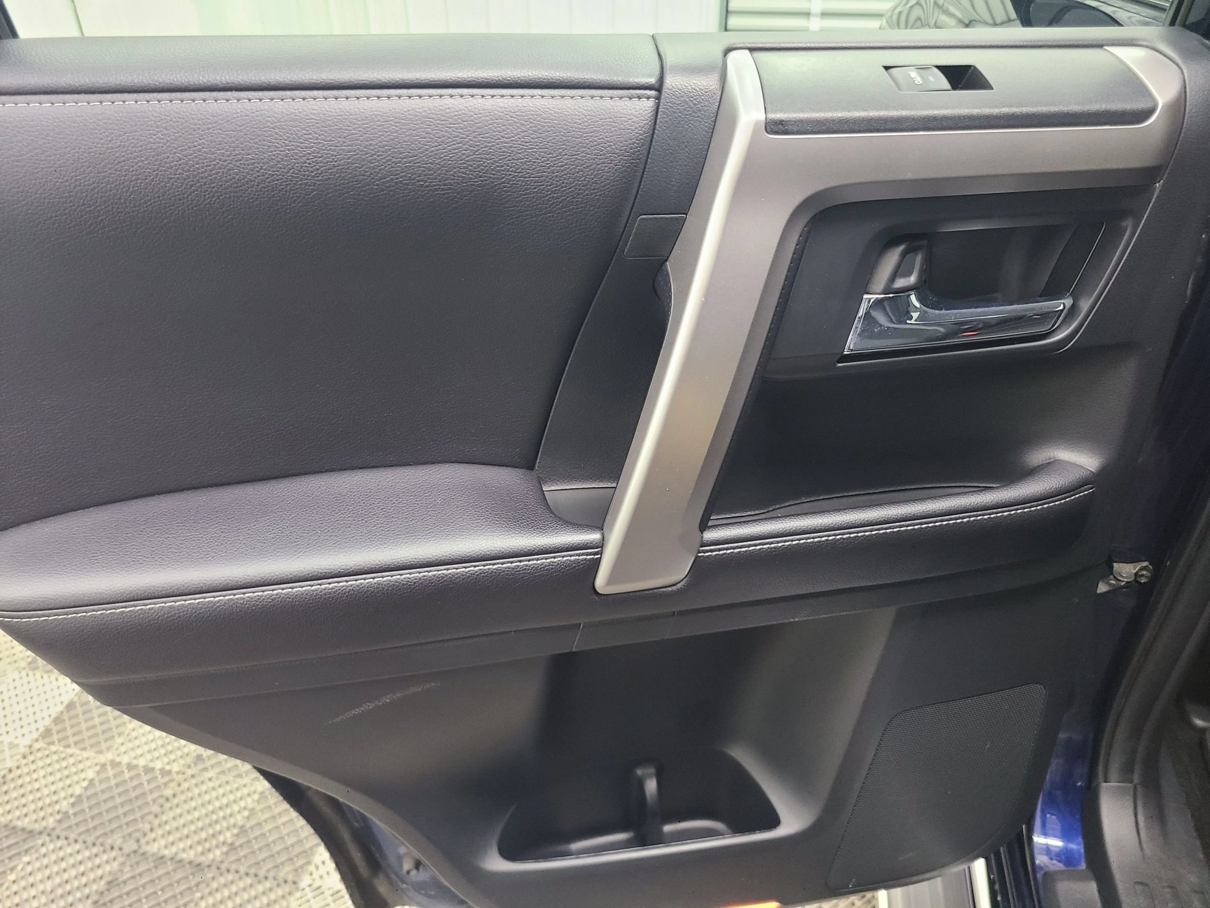 Used 2018 Toyota 4Runner Limited AWD/4WD image 38