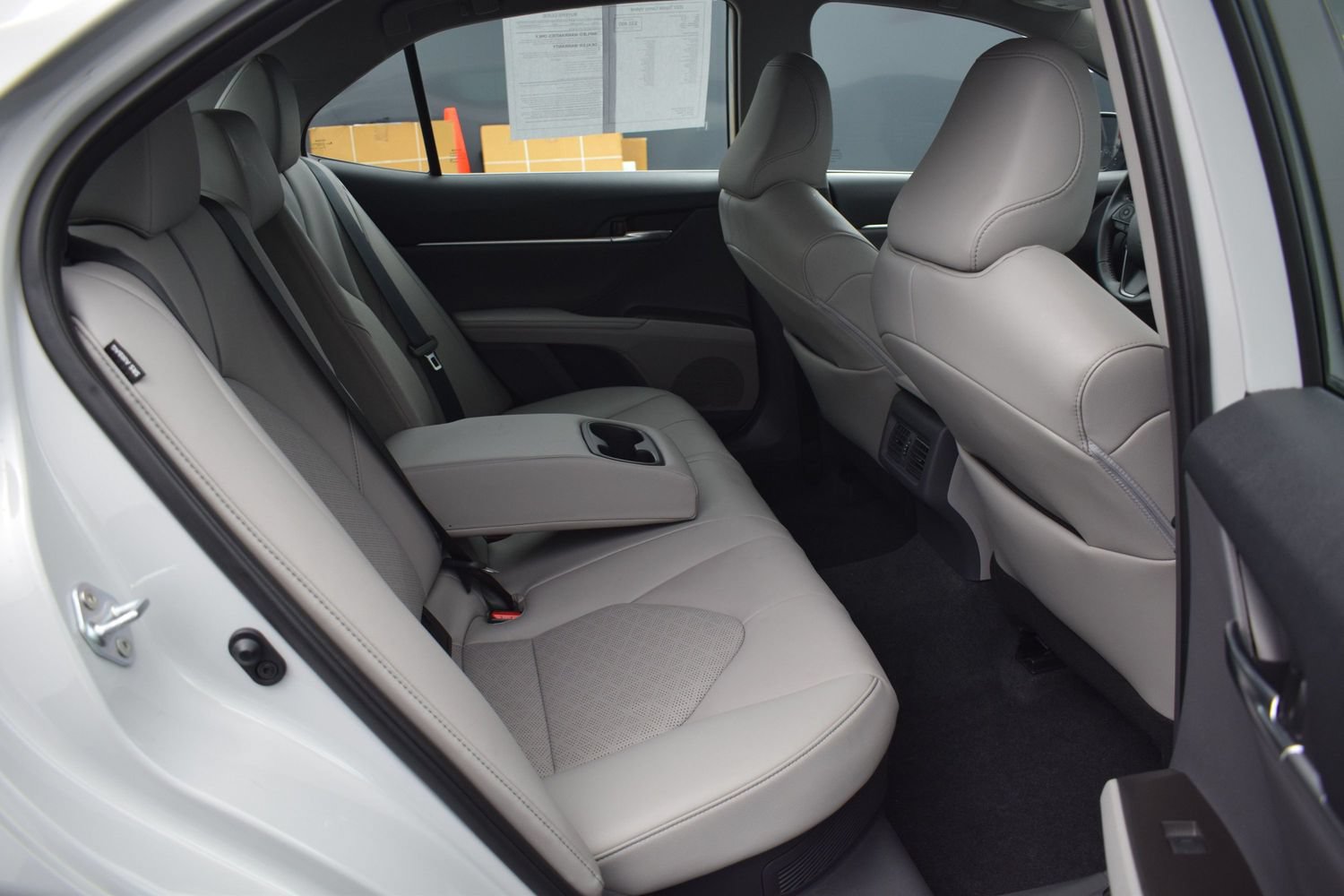 Used 2022 Toyota Camry XSE FWD image 11