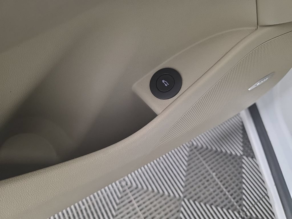 Used 2019 Buick LaCrosse Essence w/ Sights and Sounds Package FWD image 13