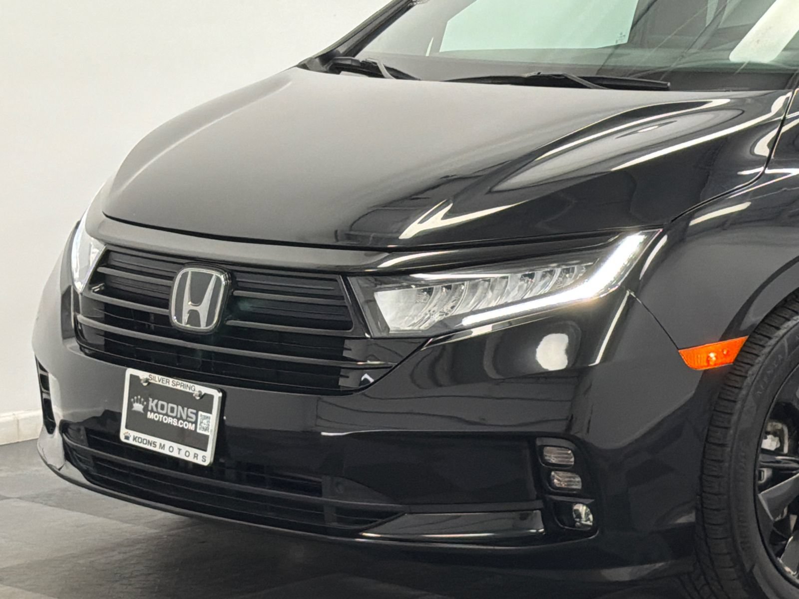 Used 2023 Honda Odyssey Sport image 2