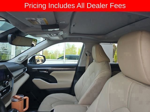 Used 2023 Toyota Highlander Limited AWD/4WD image 12