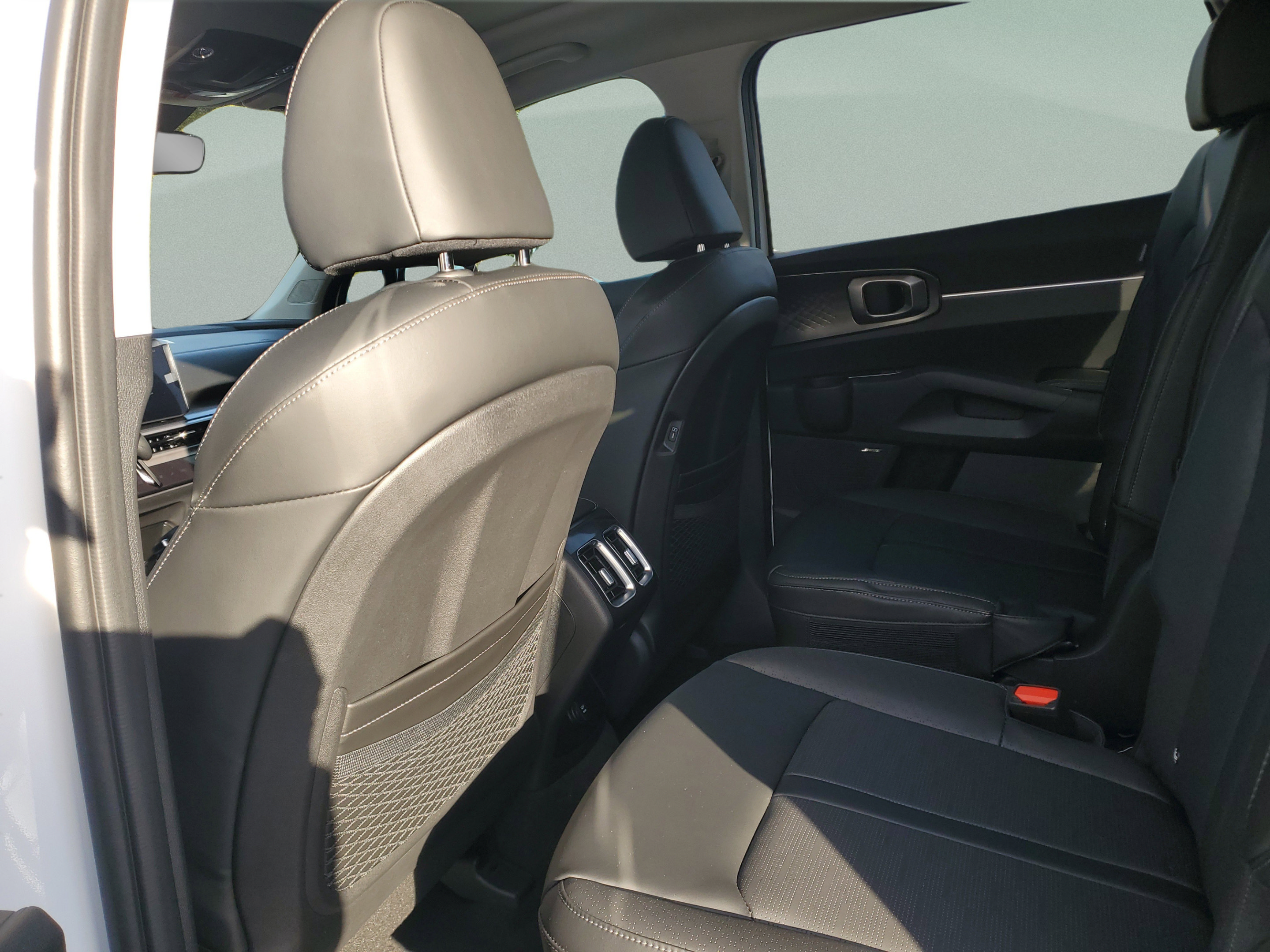 New 2026 Kia Sorento EX w/ EX Premium Package FWD image 7