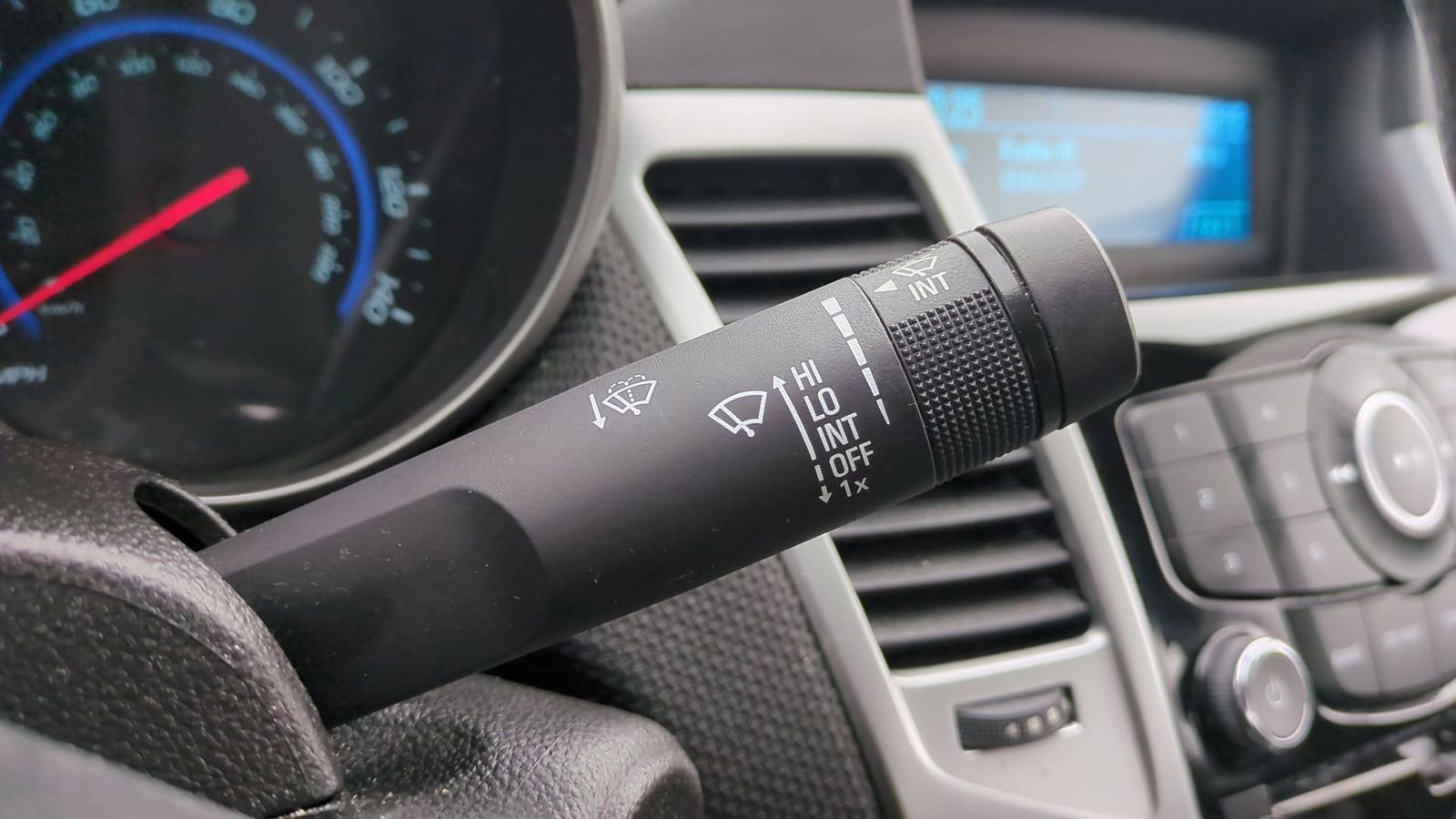 Used 2016 Chevrolet Cruze LT image 25