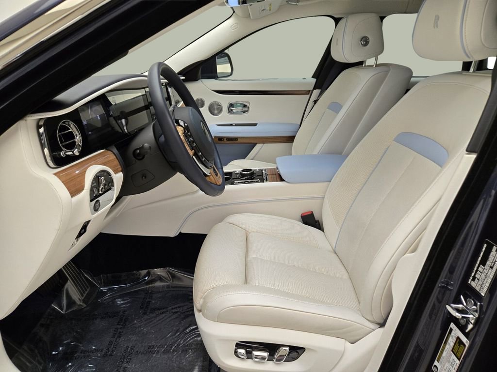 Certified 2025 Rolls-Royce Ghost AWD/4WD image 14
