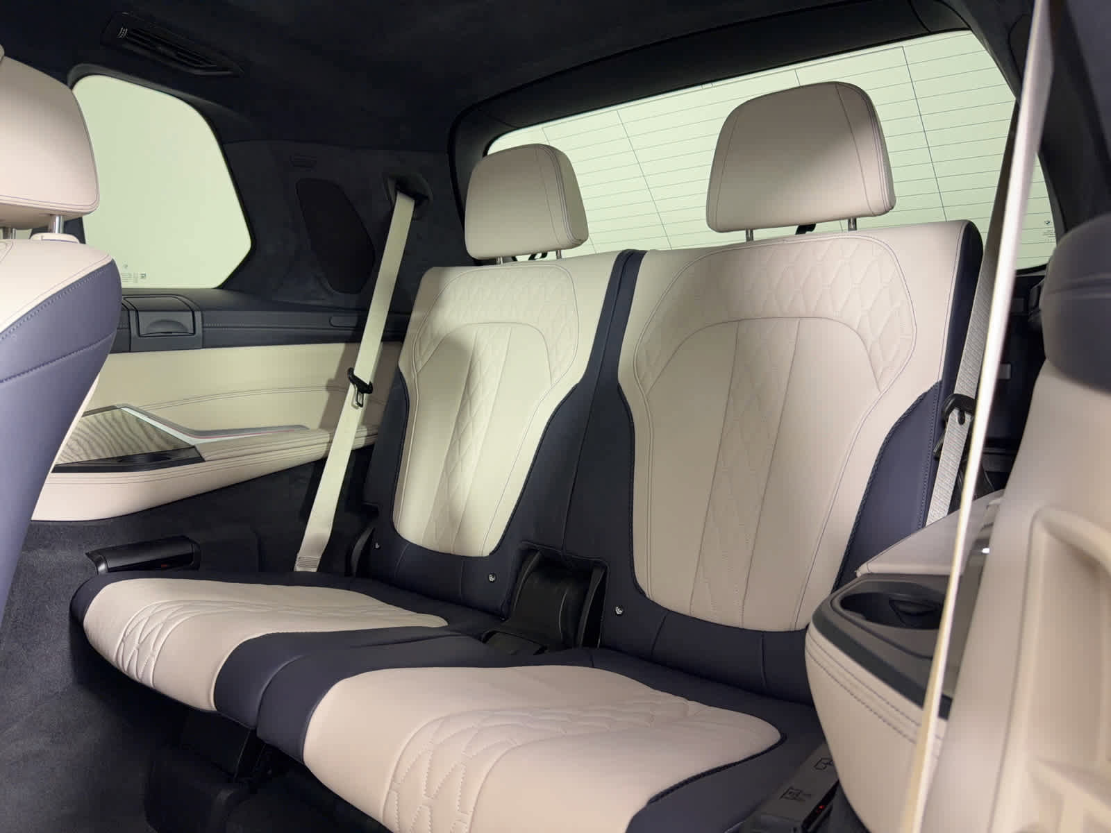 Used 2019 BMW X7 xDrive50i w/ M Sport Package image 21