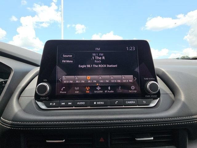 Used 2025 Nissan Rogue SV FWD image 36