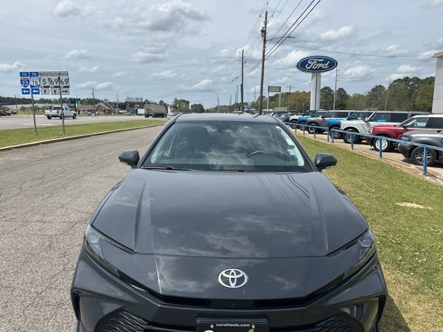 Used 2025 Toyota Camry LE FWD image 2