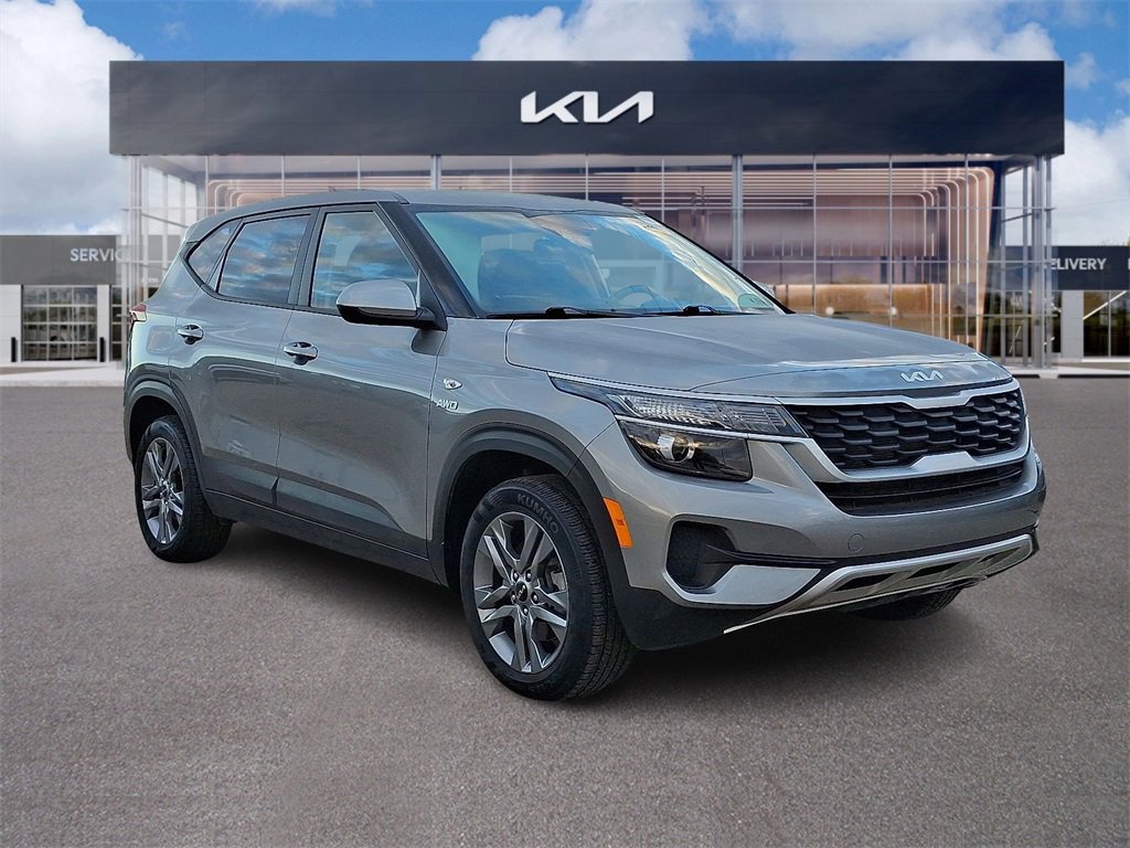 Certified 2023 Kia Seltos LX image 1