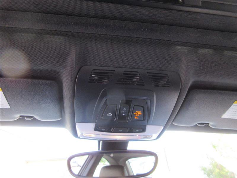 Used 2016 BMW M235i Coupe w/ Technology Package image 19