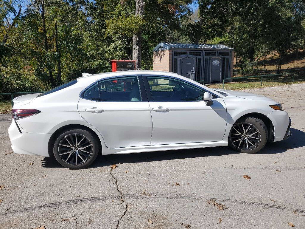 Used 2021 Toyota Camry SE image 7