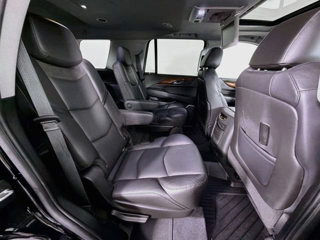 Used 2020 Cadillac Escalade Premium Luxury w/ Escalade Sport Edition AWD/4WD image 33